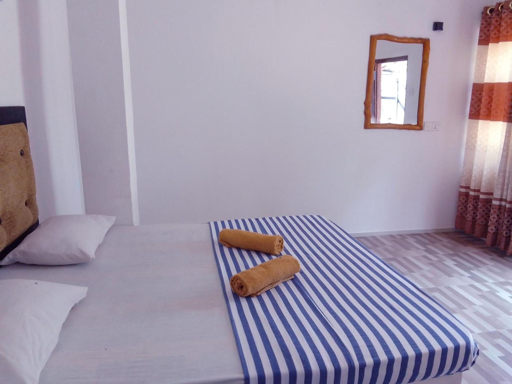 Share Safari House Udawalawe Bed & Breakfast Екстериор снимка